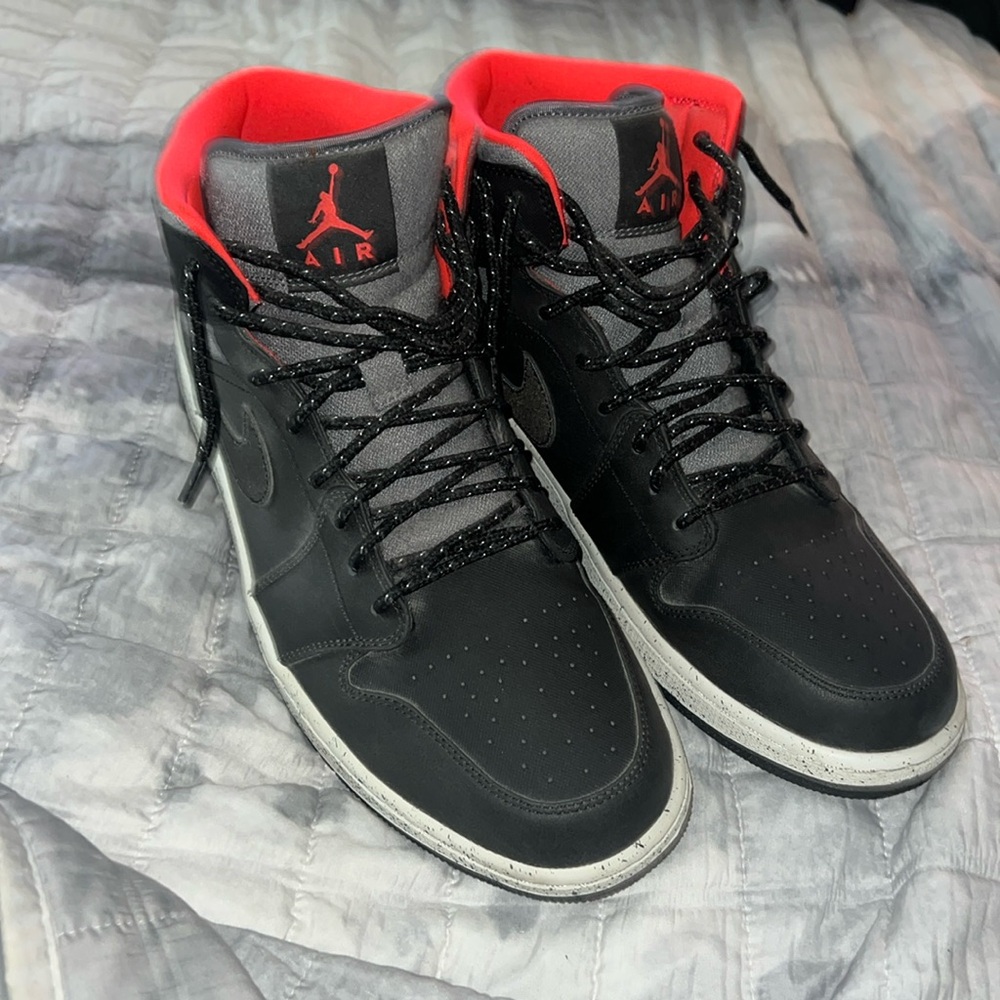 Size 13- Men’s Air Jordan 1 Holiday - 811124-035 EUC